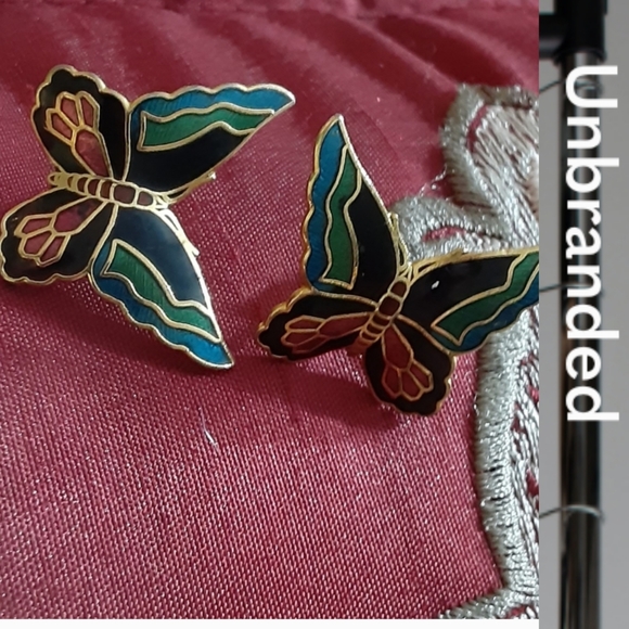 HOST PICK Vintage butterfly Floral studed earring - Picture 2 of 11